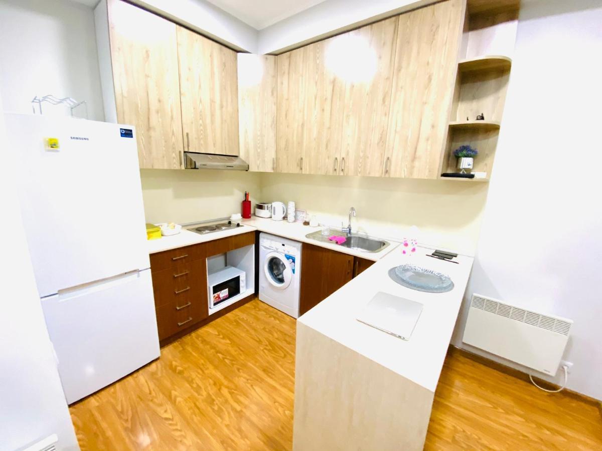 Sunny Apartment Dilidzjan Buitenkant foto
