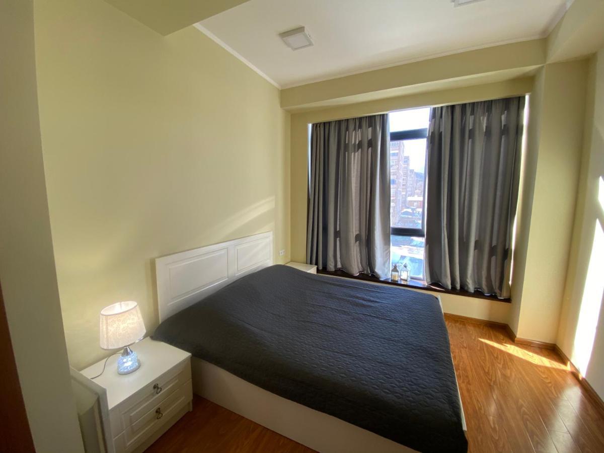 Sunny Apartment Dilidzjan Buitenkant foto